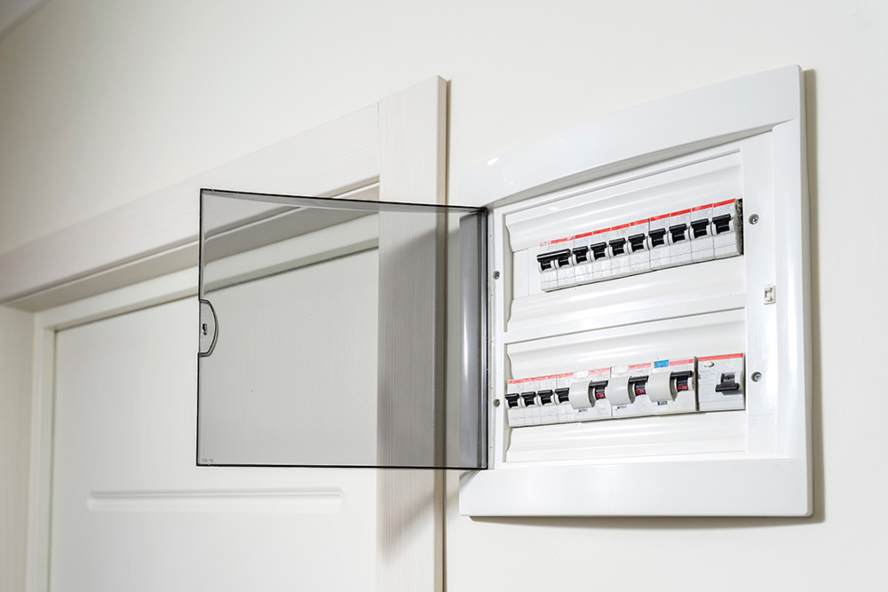 Über­spannungs­schutz bei Max Bettinger Elektrotechnik in Großenlüder